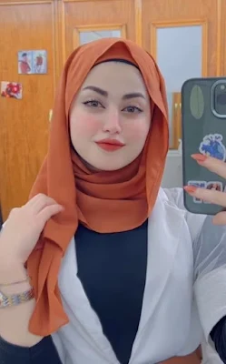 خلفيات بنات حلوة تاخذ سيلفي selfie